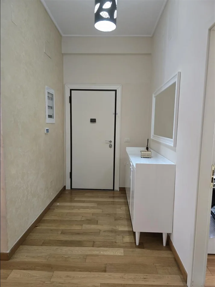 Tirane, vendesi appartamento 2+1 Piano 2, 115 m² 255.000 € (Liqeni i Thatë)