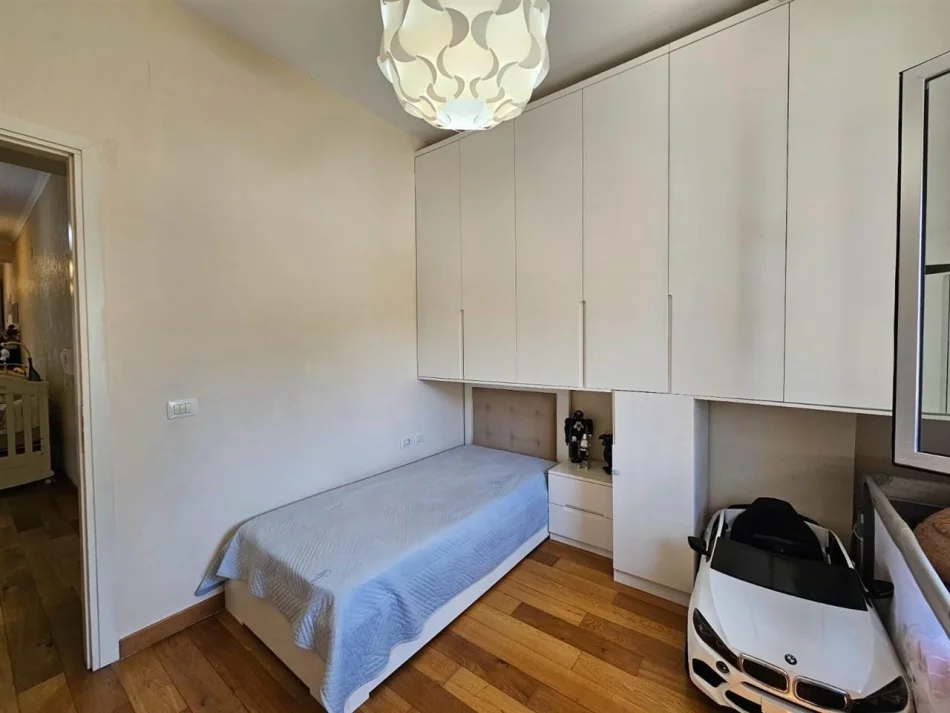 Tirane, vendesi appartamento 2+1 Piano 2, 115 m² 255.000 € (Liqeni i Thatë)