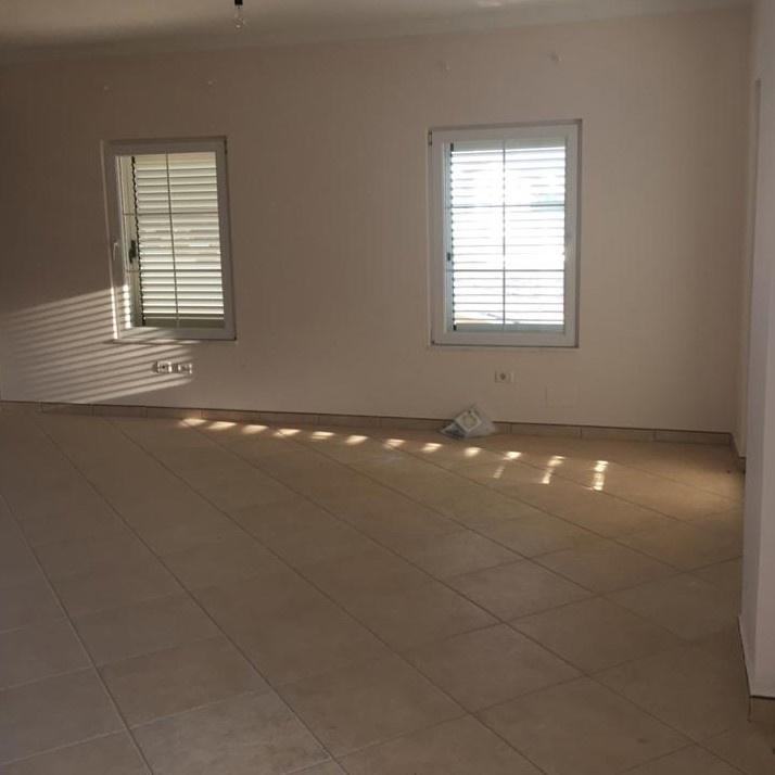 🏡 Villa di 4 Piani con Piscina in Affitto – Akacia Hills, vicino