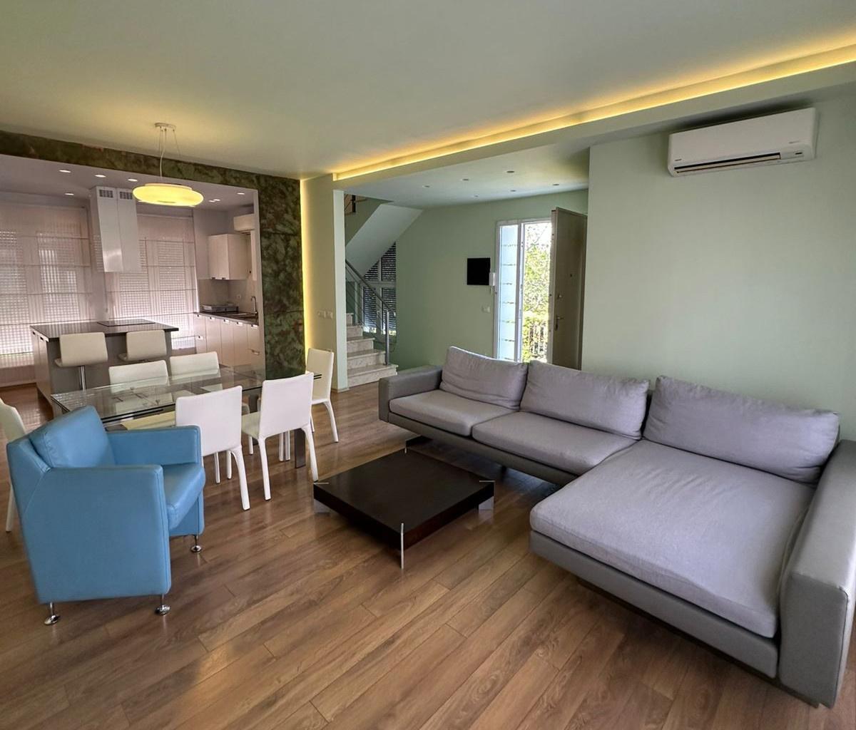📌 JEPET ME QIRA VILË 4-KATËSHE – White House, TEG