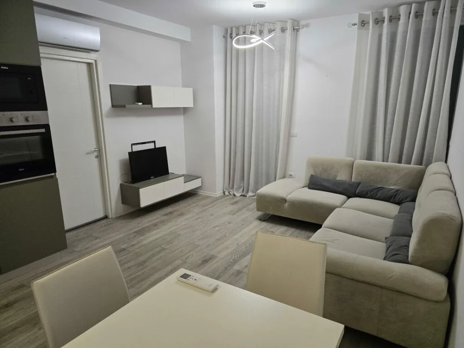 Tirane, affitto appartamento 1+1 Piano 2, 67 m² 600 € (Ali Demi)