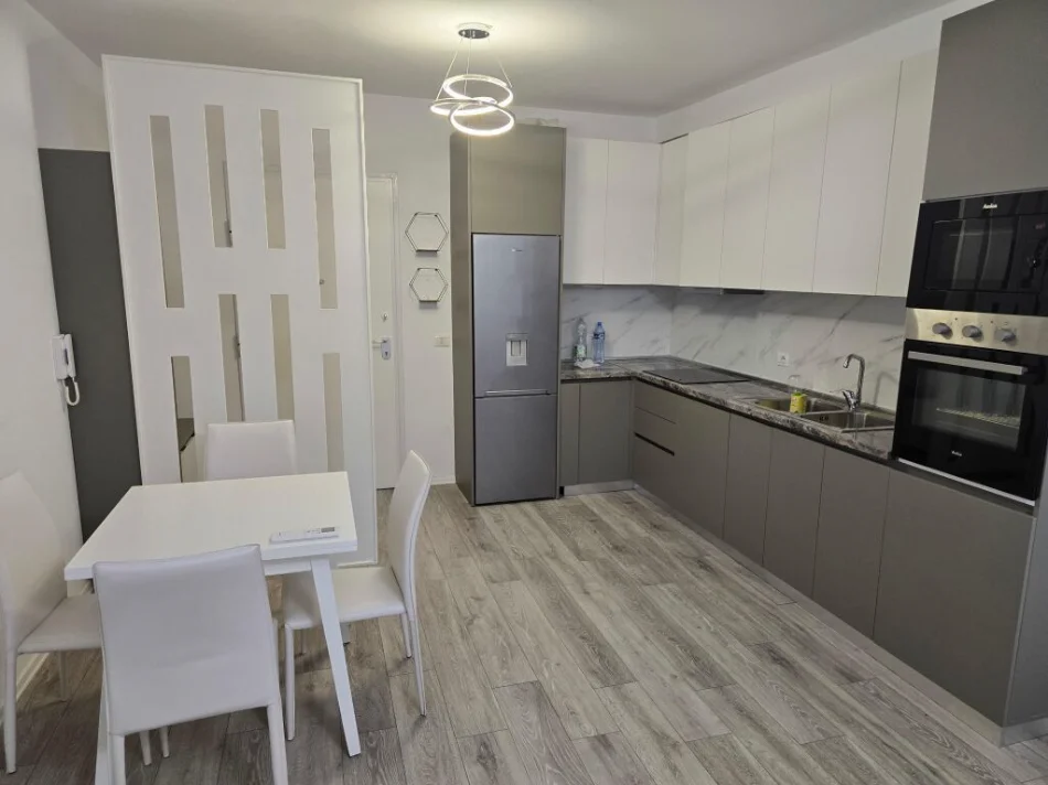 Tirane, affitto appartamento 1+1 Piano 2, 67 m² 600 € (Ali Demi)