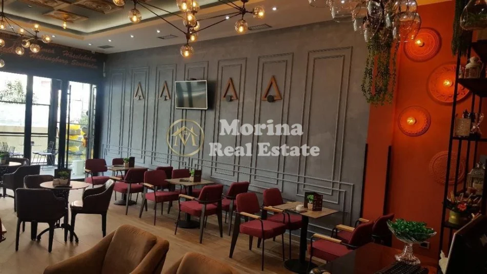 Tirane, vendito locale commerciale al 3° piano, 64 m², 100.000 € (Fresku)