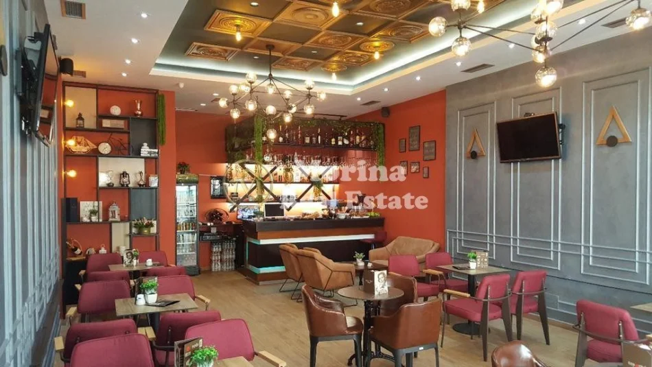 Tirane, vendito locale commerciale al 3° piano, 64 m², 100.000 € (Fresku)