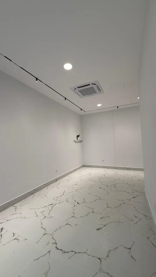Tirane, shitet dyqan Kati 0, 38 m² 195.000 € (RRUGA E DURRESIT)