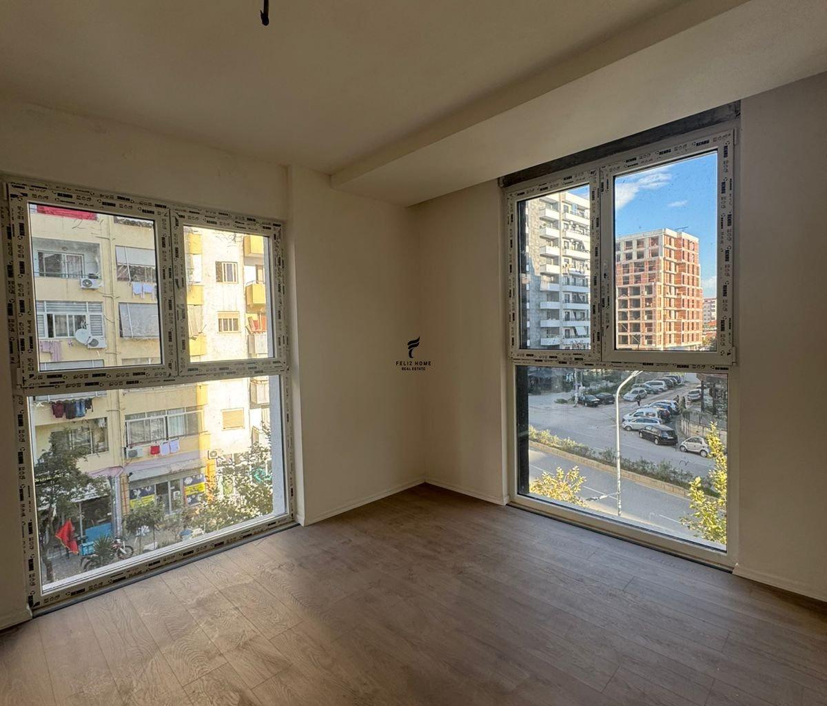 ZYRE ME QERA 100 M2 ASTIR 50.000 LEKE FH-71313