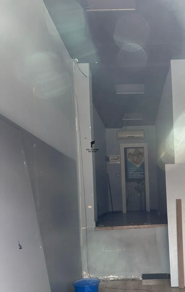 Tirana, locale commerciale in affitto al piano terra, 35 m², 1.800 € (CENTRO)