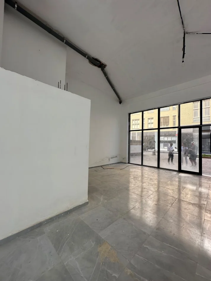Tirane, affitto locale commerciale Kati 0, 116 m² 1.500 € (Xhamlliku)