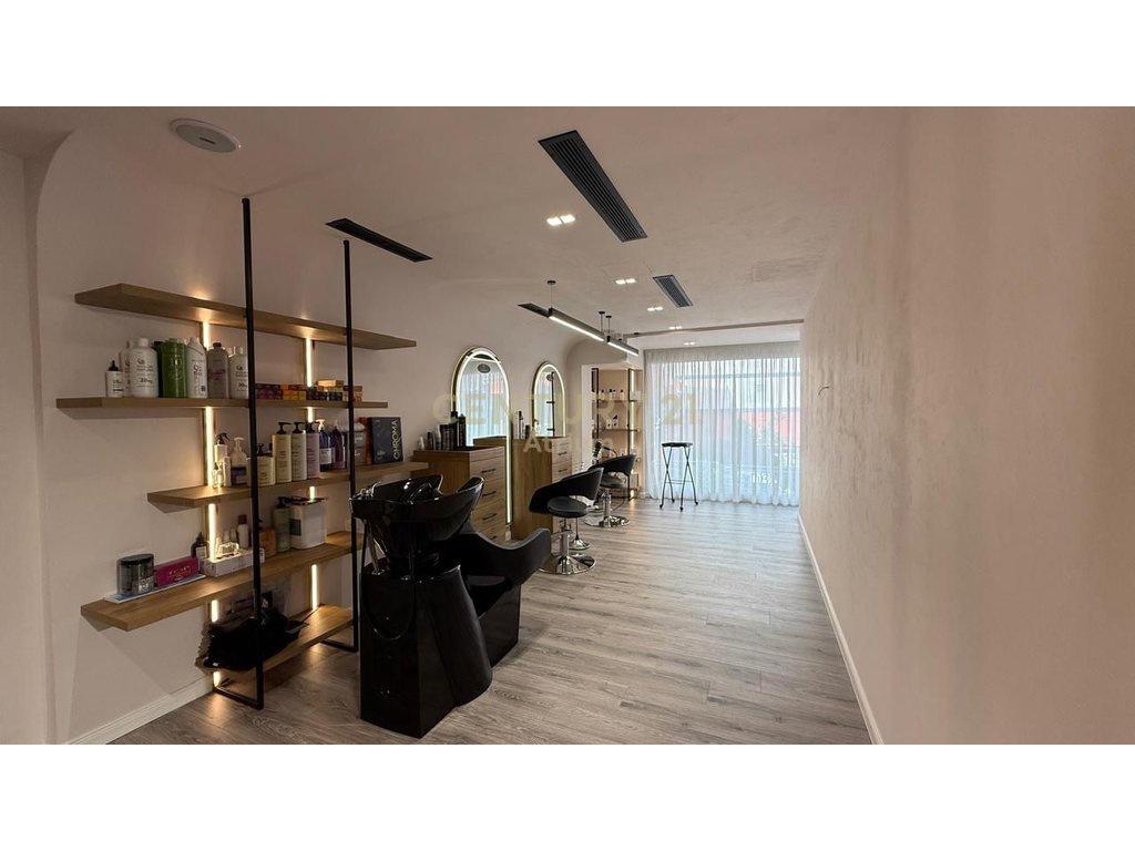 FOR RENT BEAUTY SALON IN PARIS MUNICIPALITY!