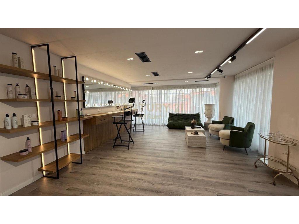 FOR RENT BEAUTY SALON IN PARIS MUNICIPALITY!