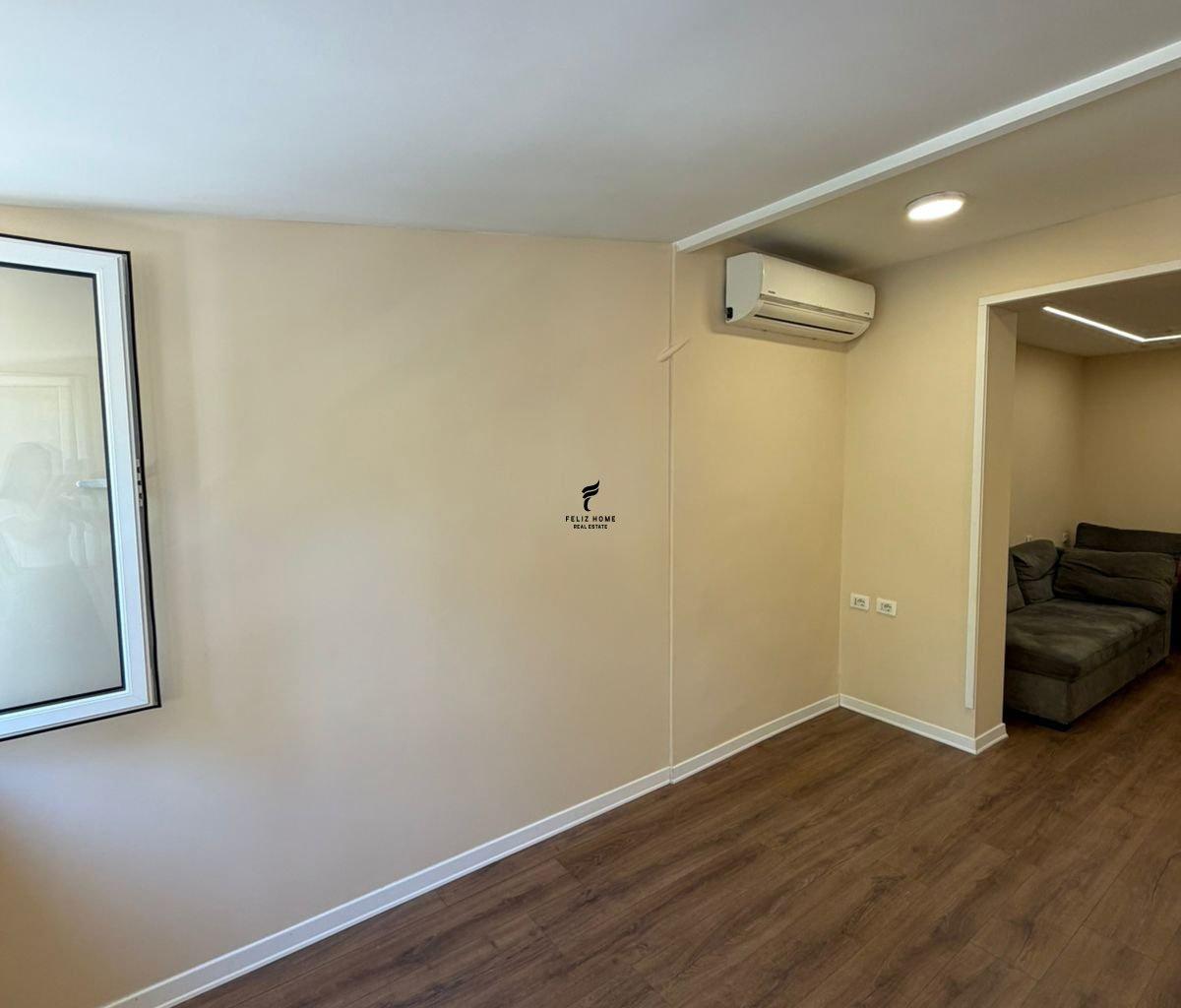 Vetrina con affitto di 50 m² in blocco 60.000 LEKE