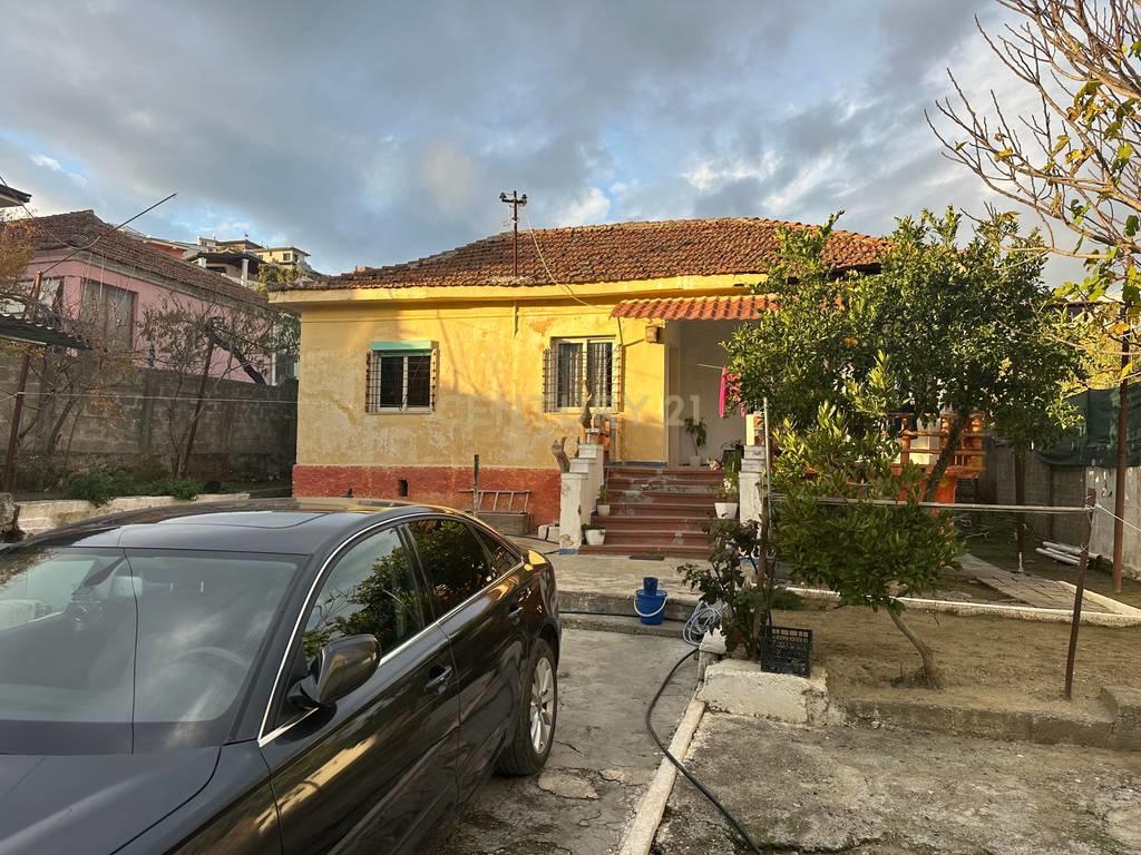 SHTEPI ME 400M2 TRUALL ,105M2 NDERTIM DURRES