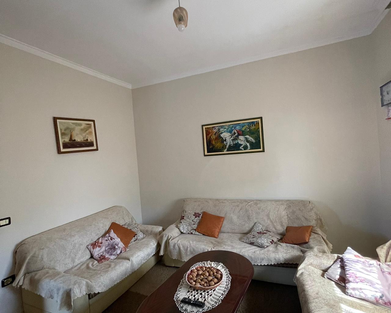 **Shitet shtëpi private në Porto Romano**