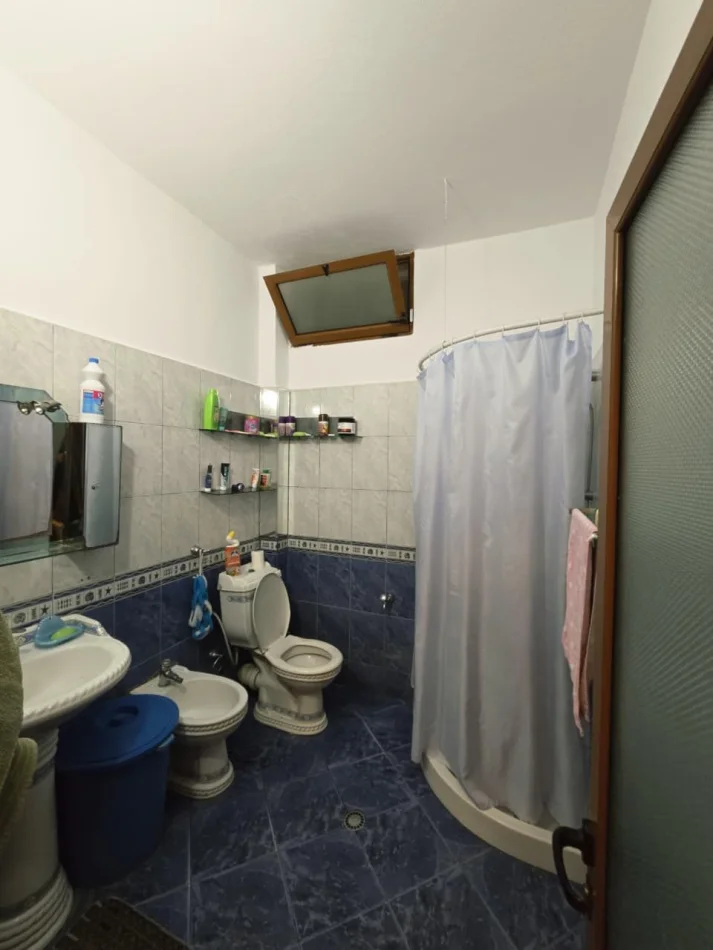 Tirana, vendesi appartamento 2+1 Piano 3, 250.000 € (Via 5 Maji)