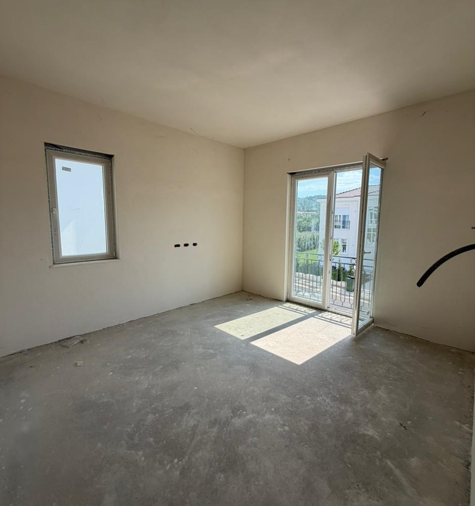 đ„Villa for Sale with Pool on Rolling Hills 2