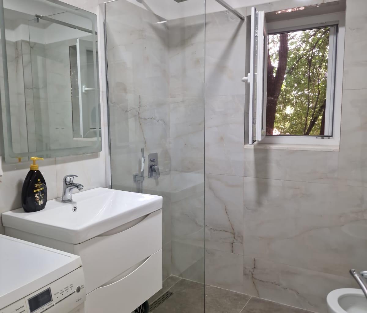 Apartament 1+1 ne shitje , Ambasada Amerikane