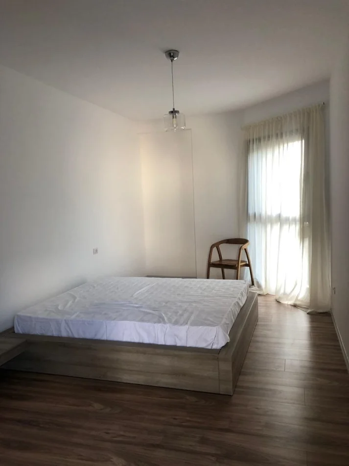Tirane, jepet me qera apartament 2+1 Kati 4, 98 m² 800 € (Stacioni i Trenit, prane Hipotekes)
