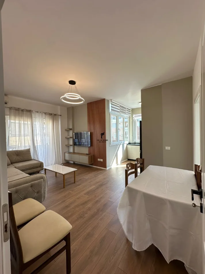 Tirane, jepet me qera apartament 2+1 Kati 5, 82 m² 900 € (KOPSHTI ZOOLOGJIK)