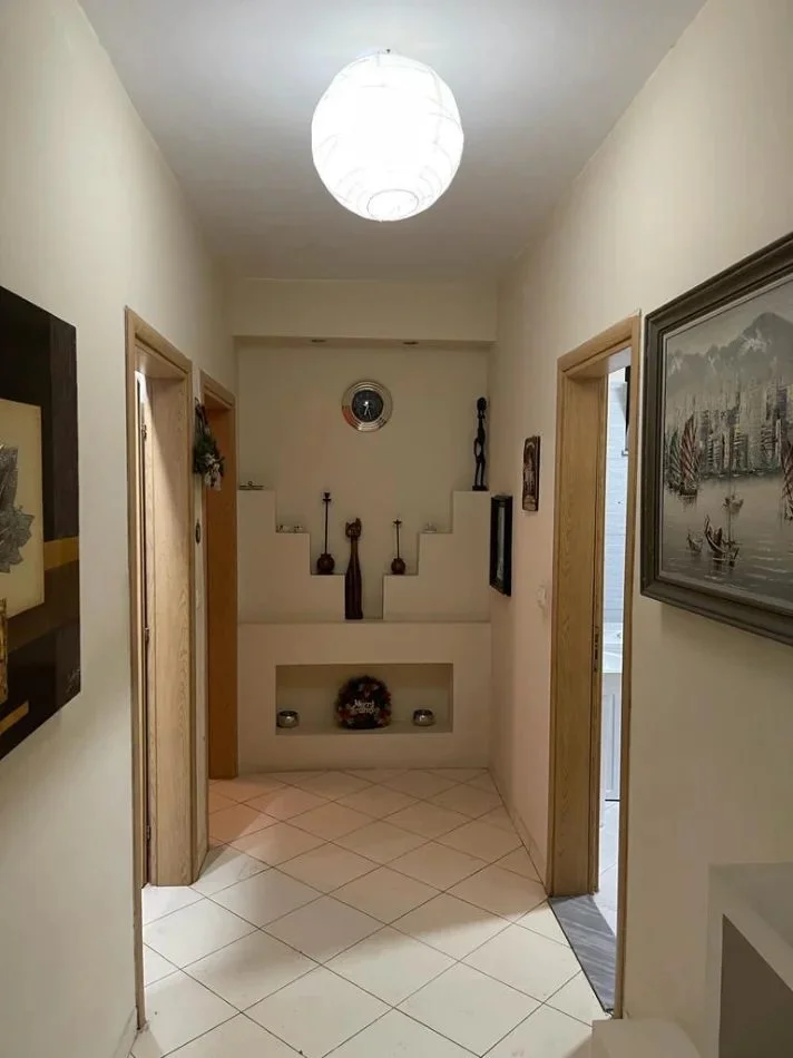 Tirane, jepet me qera apartament 2+1 Kati 4, 90 m² 470 € (Teodor Keko)