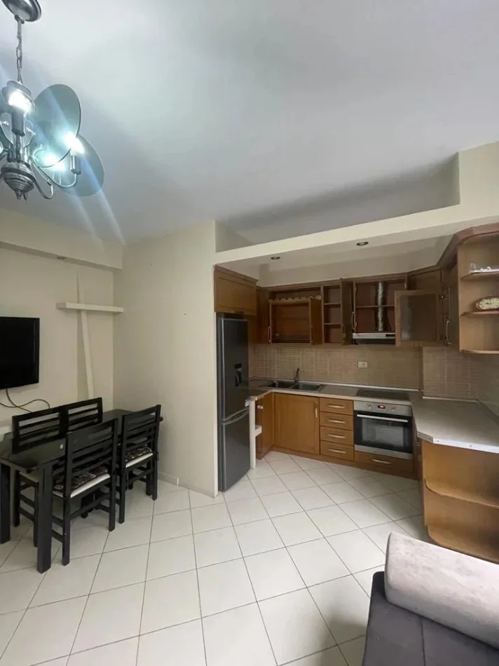 Tirane, jepet me qera apartament 2+1 Kati 4, 90 m² 470 € (Teodor Keko)