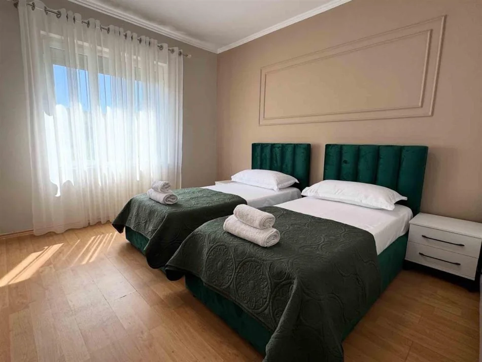 Tirana, Apartment for Rent 2+1+Balcony, 2nd Floor, 80 m², €1,000 (CENTER)