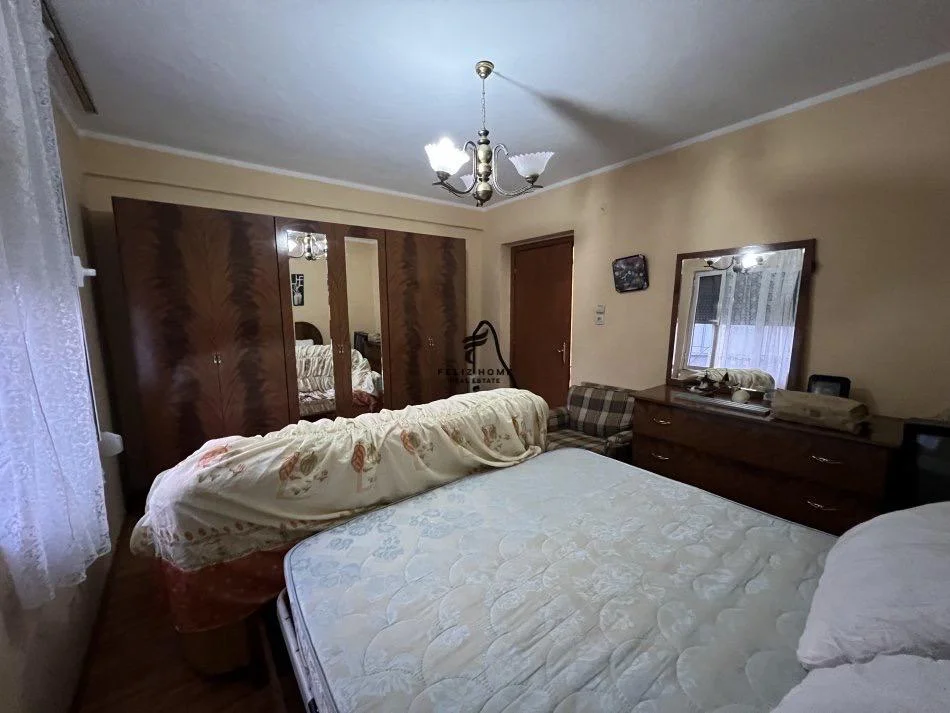 Tirane, jepet me qera apartament 2+1+Ballkon Kati 4, 100 m² 600 € (PAZARI I RI)