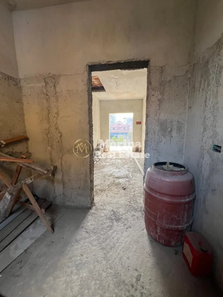 Tirana, vendesi Villa a 2 piani, 203 m², 350.000 € (5 Maji)