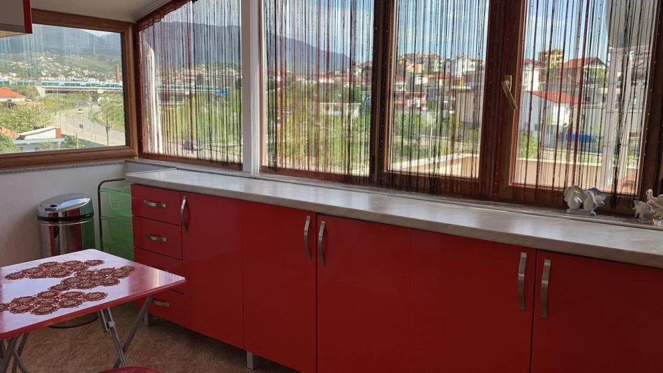 Tirane, affitto appartamento 2+1 Piano 3, 90 m² 380 € (Shkozë)