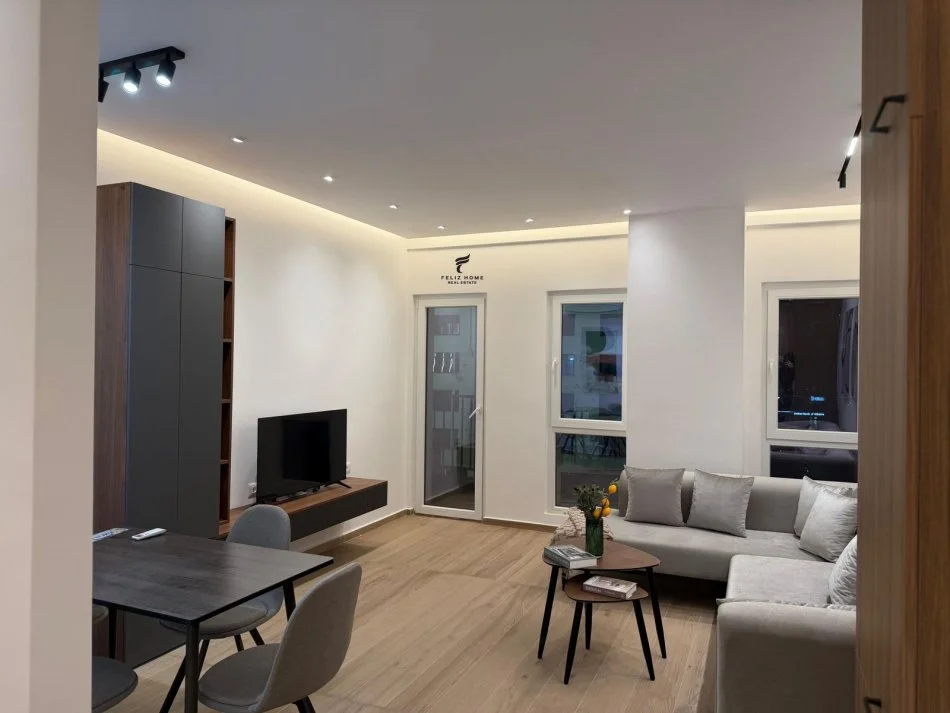 Tirane, jepet me qera apartament 1+1 Kati 3, 70 m² 800 € (ZOGU I ZI)