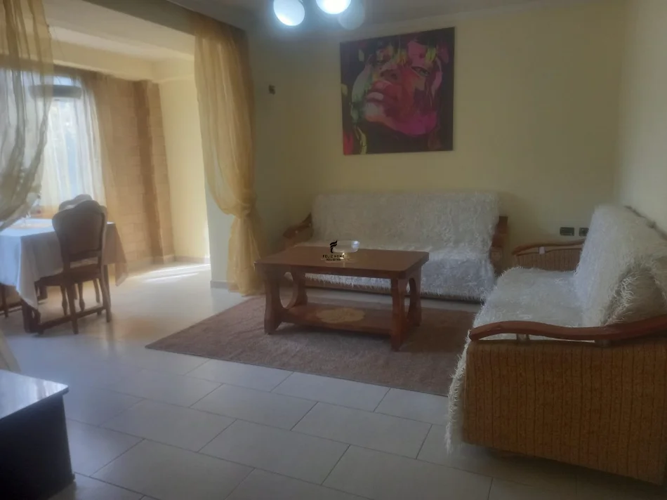 Tirane, jepet me qera apartament 2+1 Kati 2, 90 m² 600 € (21)