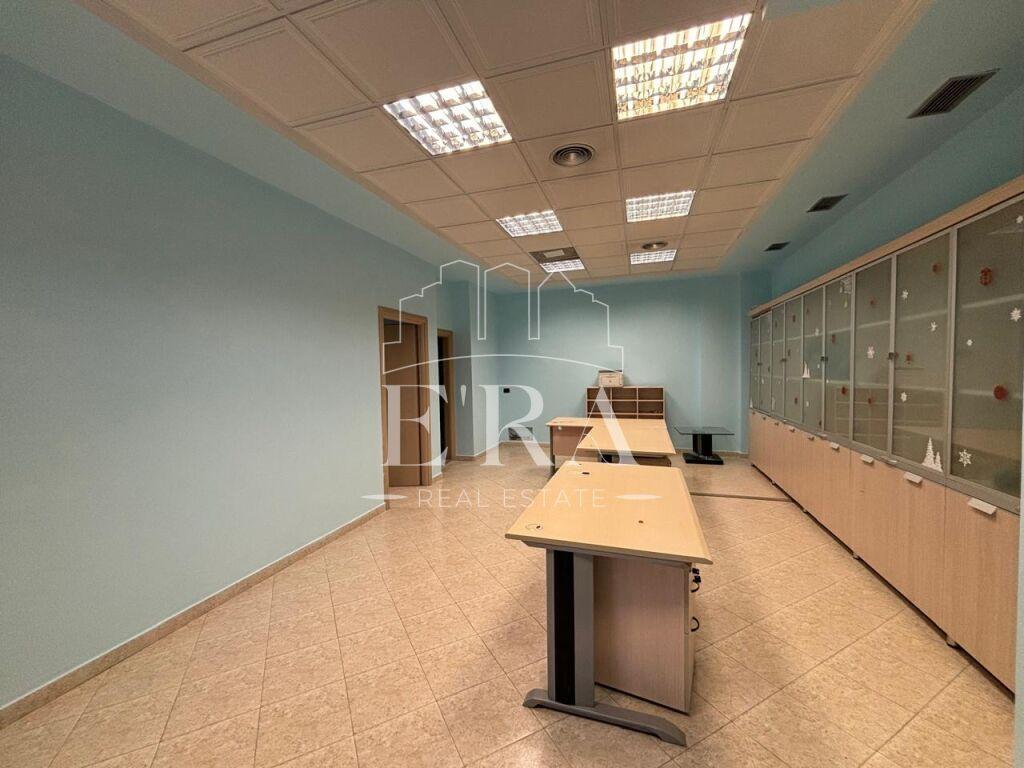 Jepet zyre me qera, Durres.