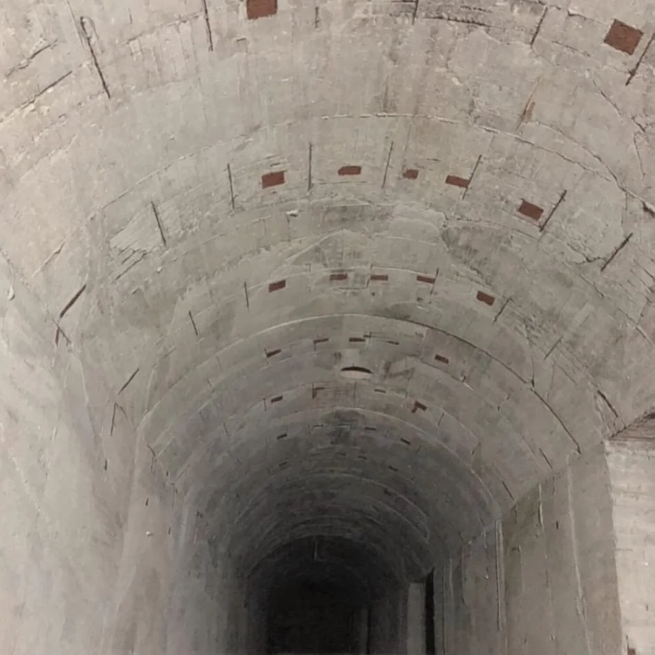Tirane, jepet me qera ambjent biznesi Kati 0, 6.000 m² 750.000 € (Shitet Tunel Unik Ne Tirane Investim Me Potencial Te Larte)