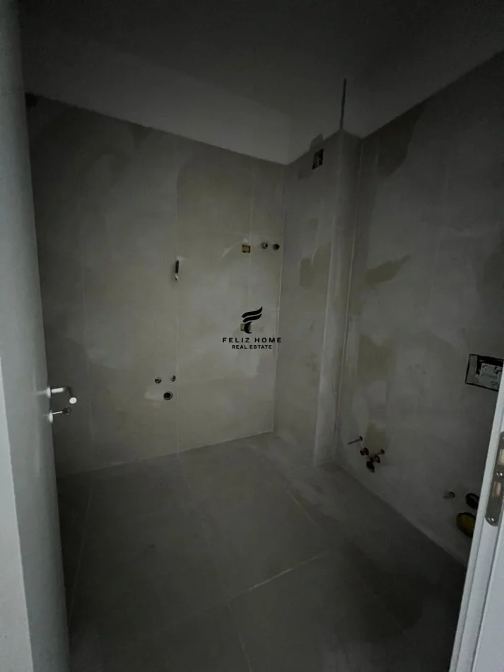 Tirane, vendesi appartamento 1+1 Piano 3, 52 m² 68.000 € (UNIVERS CITY)