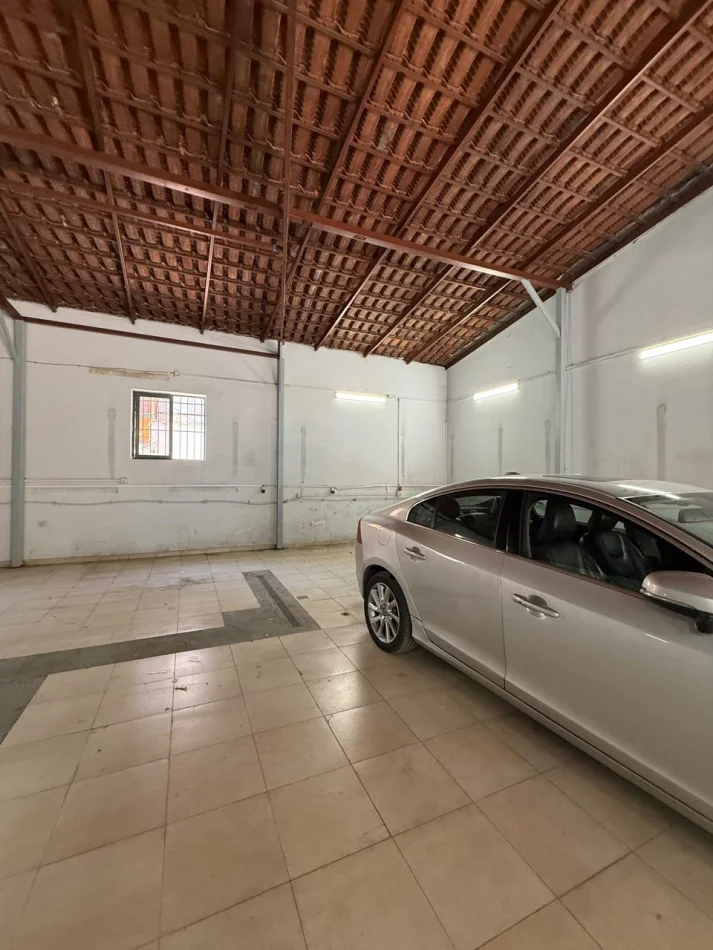 Tirana, affitto locale commerciale Kati 0, 200 m² 1.500 € (Piazza Nuova)