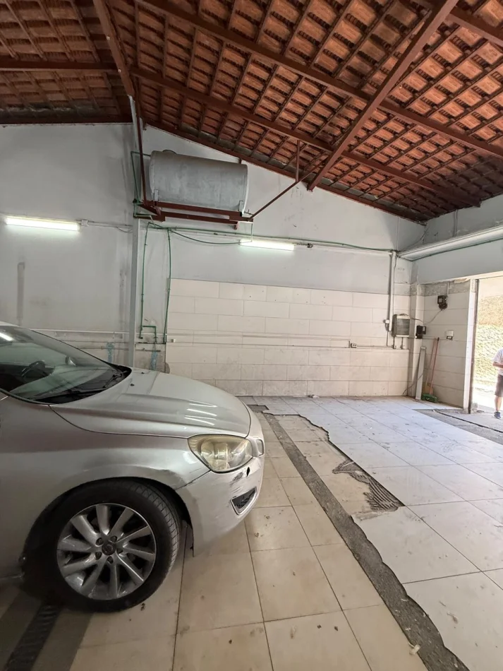 Tirana, affitto locale commerciale Kati 0, 200 m² 1.500 € (Piazza Nuova)