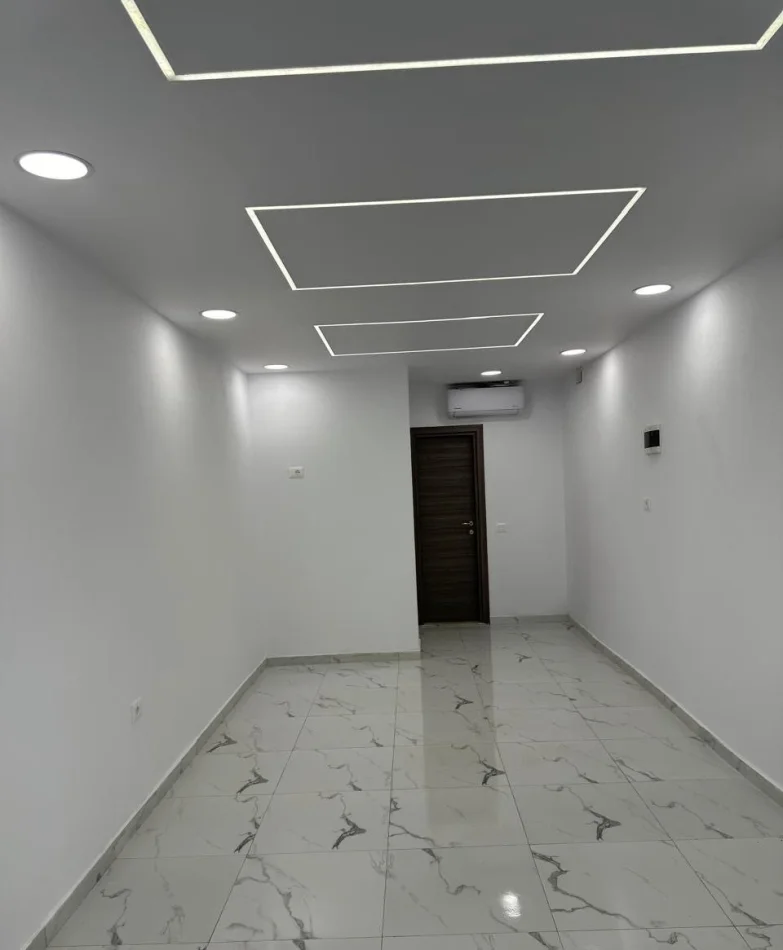 Tirana, Commercial Space for Rent in Kati 1, 31 m², €400 (Embassy of the United States)