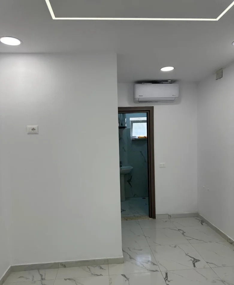 Tirana, Commercial Space for Rent in Kati 1, 31 m², €400 (Embassy of the United States)