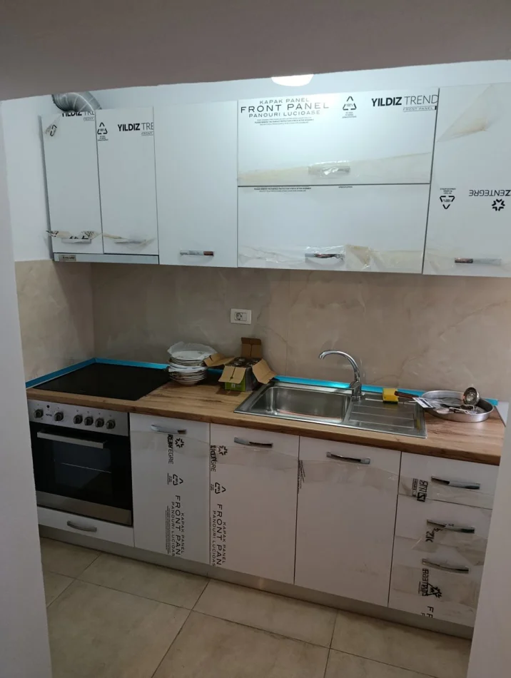 Tirane, vendesi appartamento 1+1 Piano 1, 60 m² 125.000 € (Xhamlliku)