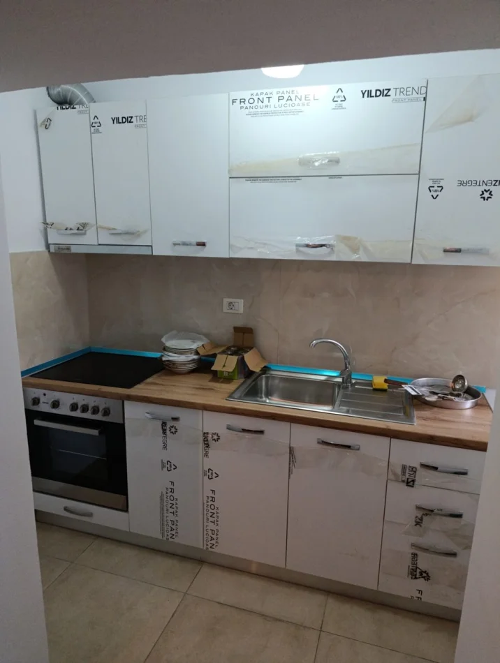 Tirane, vendesi appartamento 1+1 Piano 1, 60 m² 125.000 € (Xhamlliku)