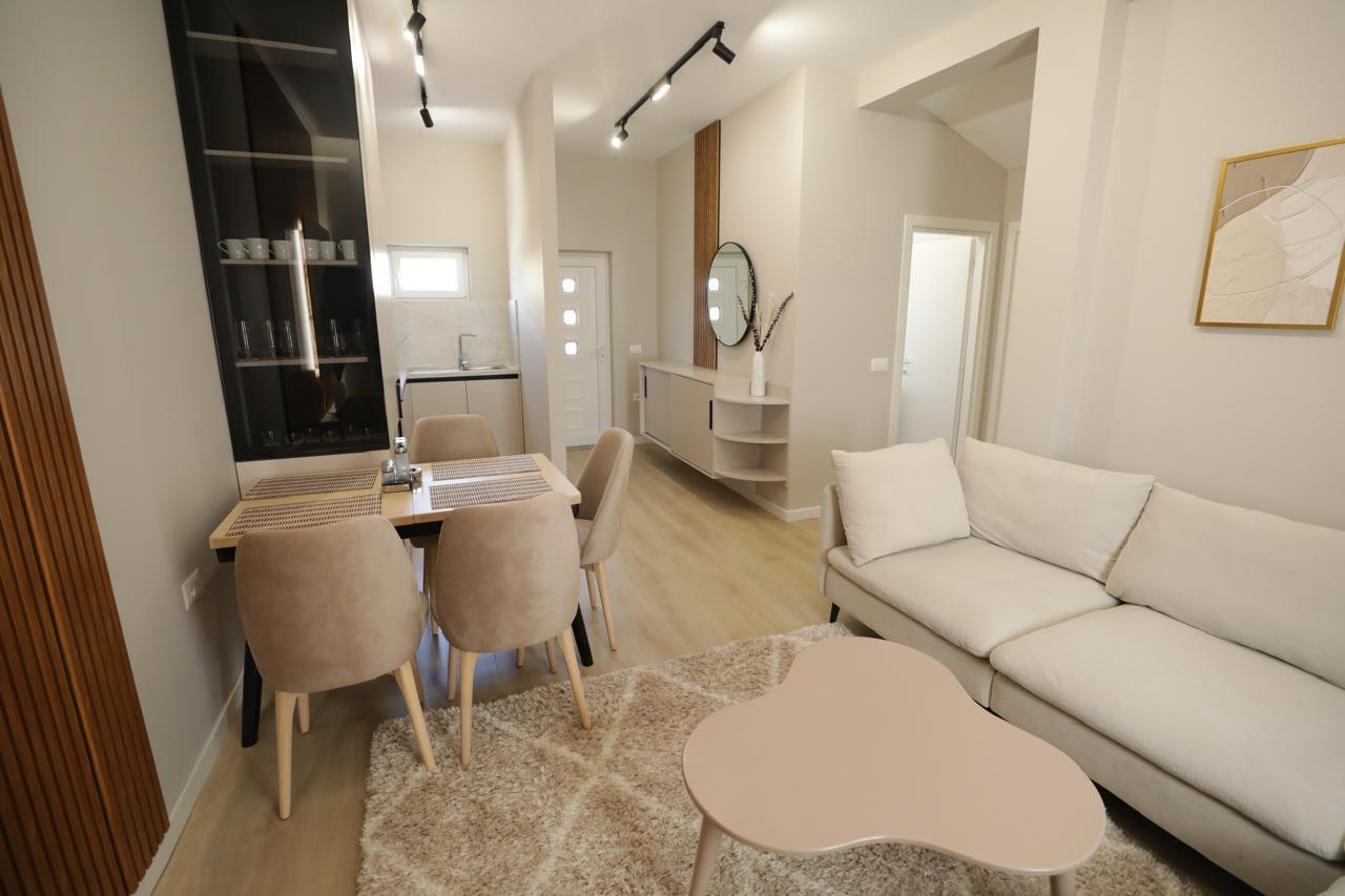 APPARTAMENTO CON AFFITTO 3+1 IN ZONA PRIFTIT 80.000 LEKE