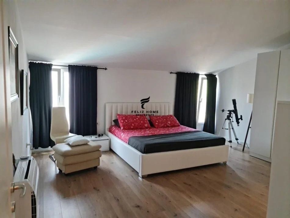 Durres, Apartment + Veranda for Sale | Penthouse 3+1 Floor 5, 130 m² 300,000 € (GOLEM)