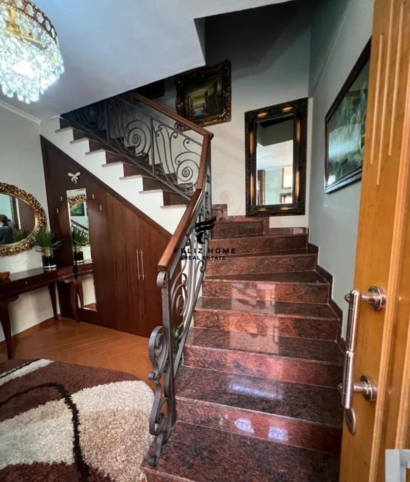 Tirane, House for Sale 3+1 Floors, 210 m², €500,000 (MYSLYM SHYRI)