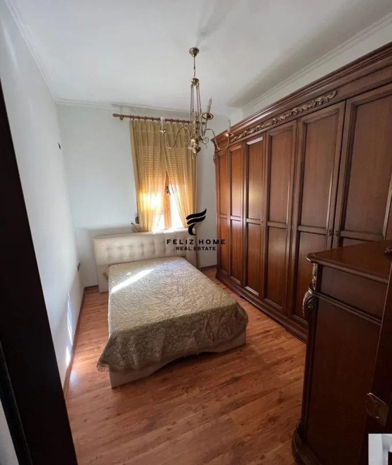 Tirane, House for Sale 3+1 Floors, 210 m², €500,000 (MYSLYM SHYRI)
