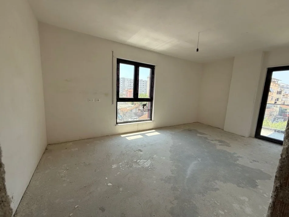 Tirane, vendesi appartamento 2+1+Balcone Piano 2, 114 m² 330.000 € (STADIUMI DINAMO)