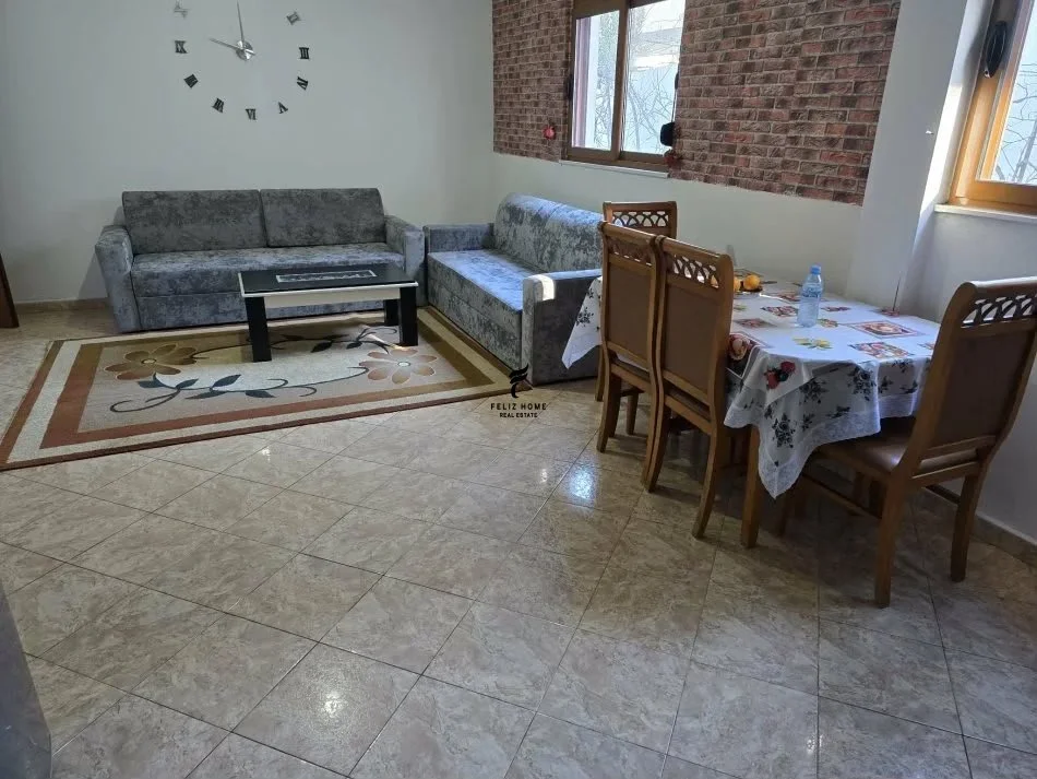 Tirane, jepet me qera apartament 1+1 Kati 1, 65 m² 450 € (VILAT GJERMANE)