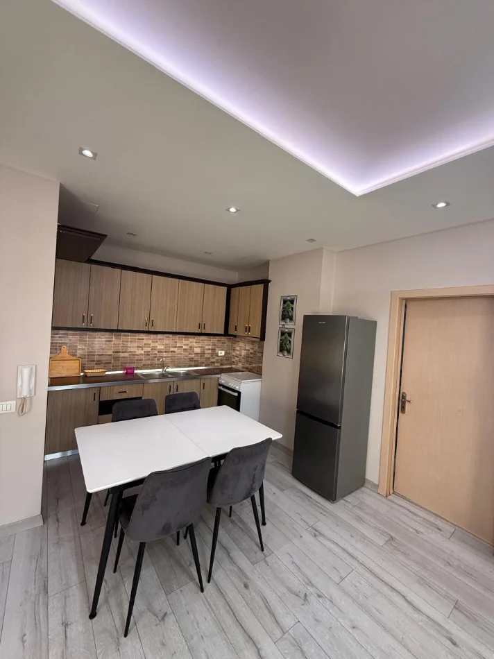 Tirane, shitet apartament 2+1 Kati 7, 98 m² 165.000 € (Astir)