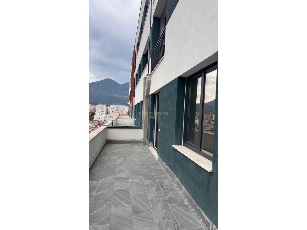 Shitet apartament 2+1 tek Kompleksi Mirabella!