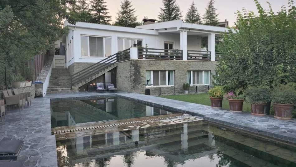 Tirane, jepet me qera Vile 3 Katshe Kati 3, 2.250 m² 8.500 € (TEG)