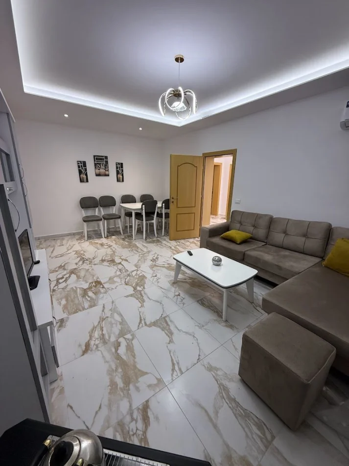 Tirane, jepet me qera apartament 2+1 Kati 2, 94 m² 650 € (Ali Demi)