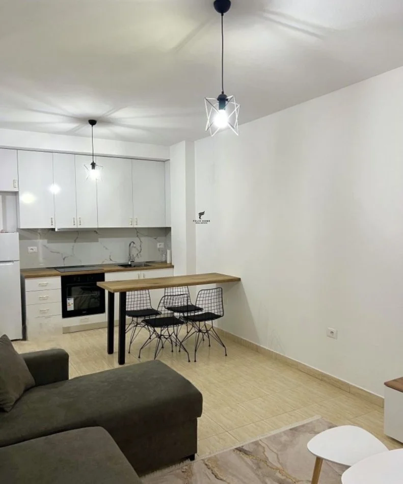 Tirane, jepet me qera apartament 2+1 Kati 3, 75 m² 550 € (KODRA E DIELLIT)